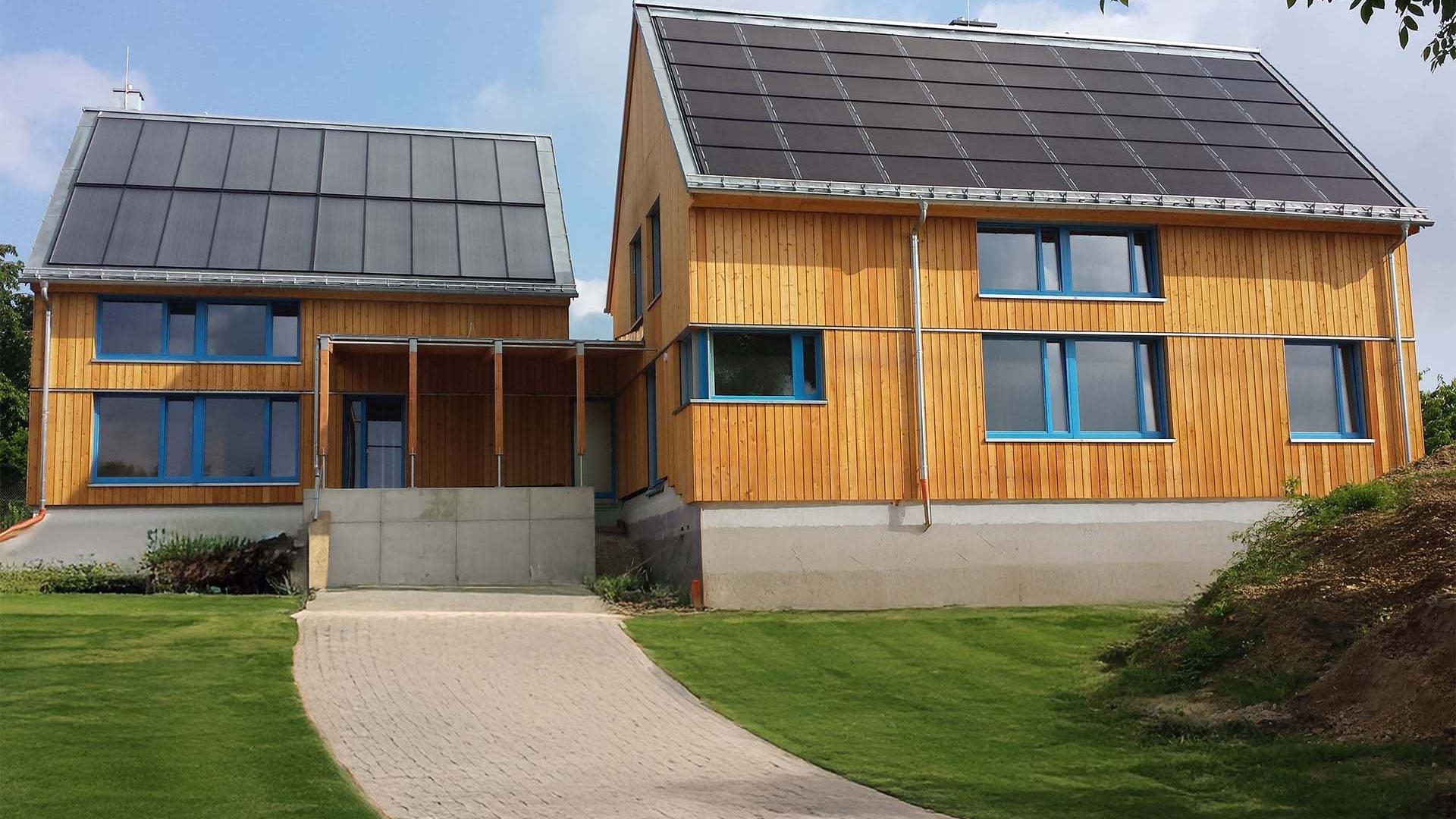 Eigenheim Neubau mit Indach PV Anlage